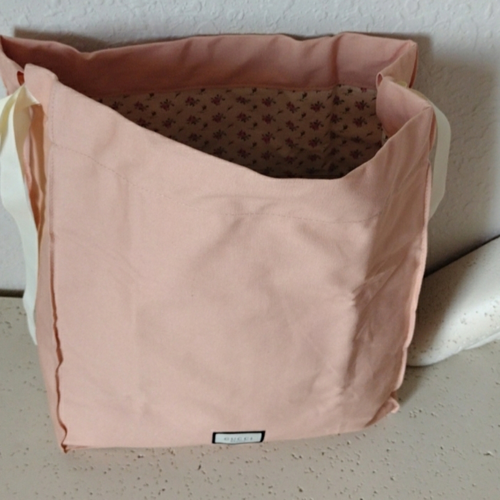 Gucci Beauty Bag - Picture 11 of 14
